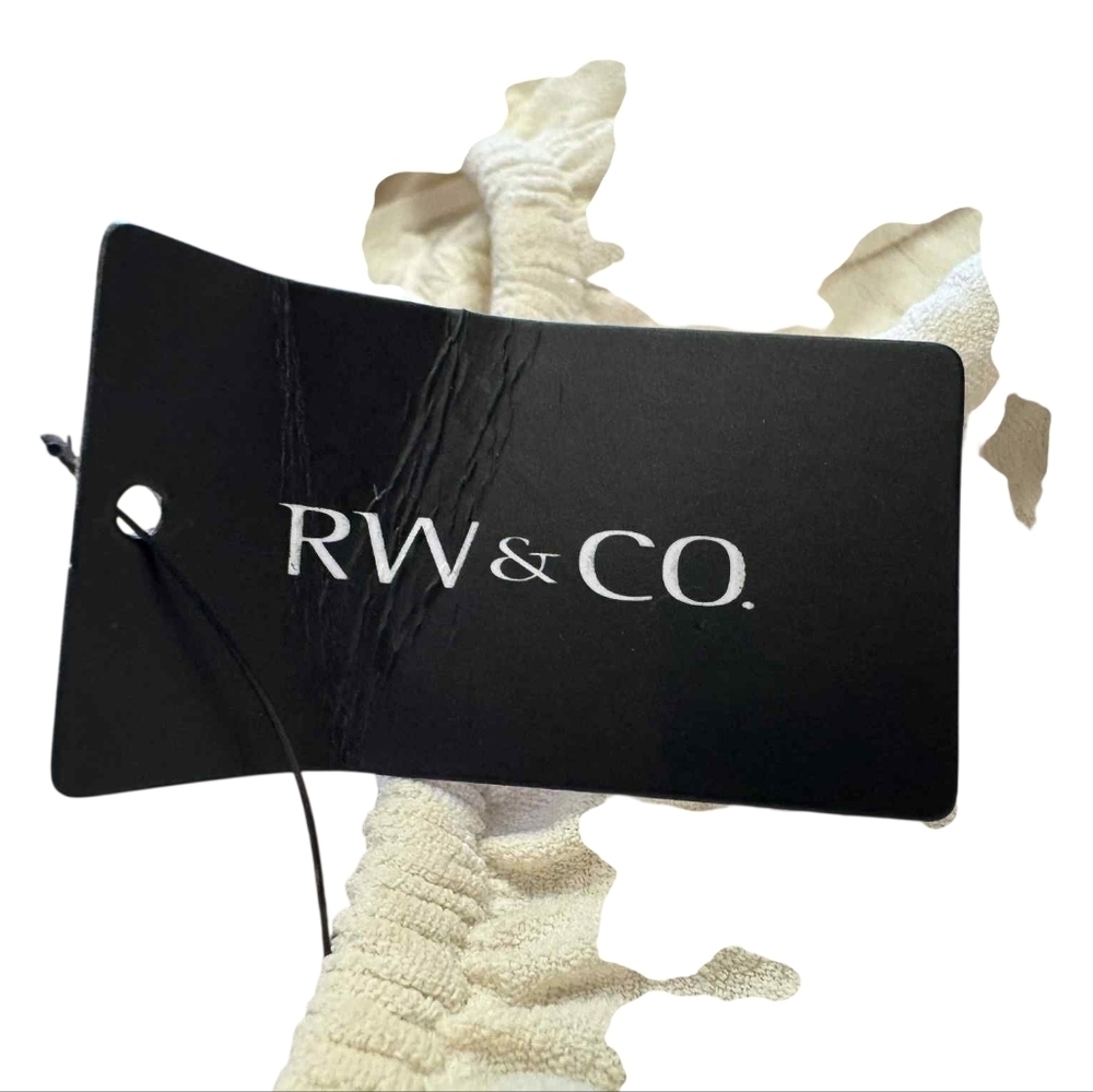 RW&CO NWT Off The Shoulder Long Sleeve Blouse Creme Textured Elegant Size Small - Picture 6 of 8